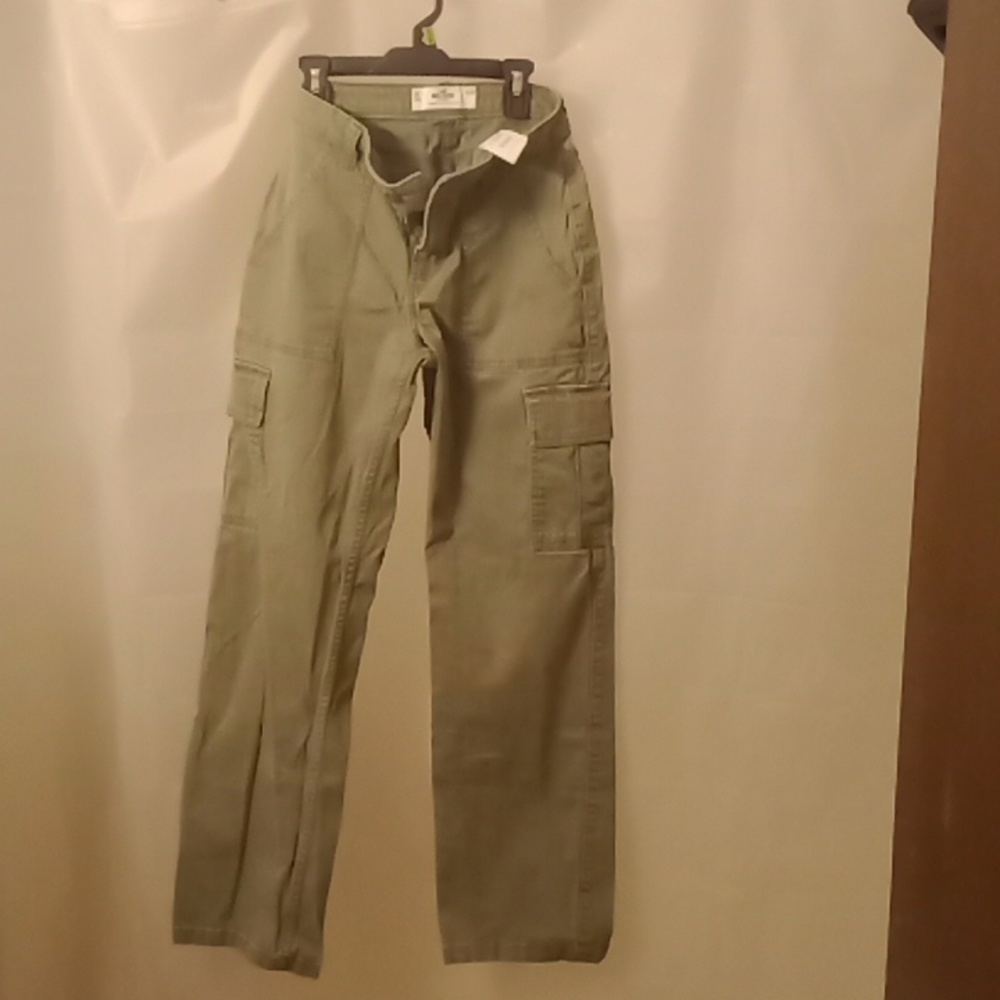 Hollister cargo army green